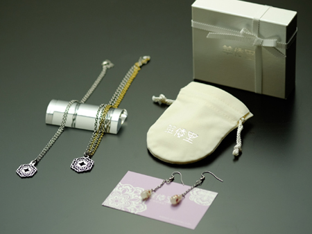 �I���W�i���A�N�Z�T���[